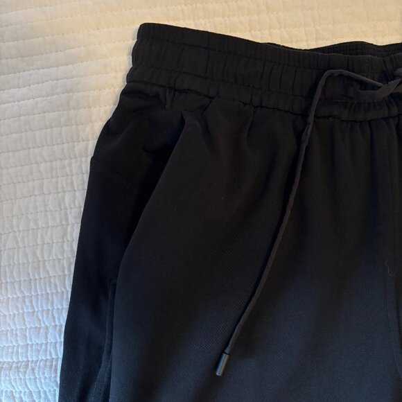 Lululemon Soft Jersey Classic Fit Midrise Jogger - Black, Size 6 - Picture 7 of 9